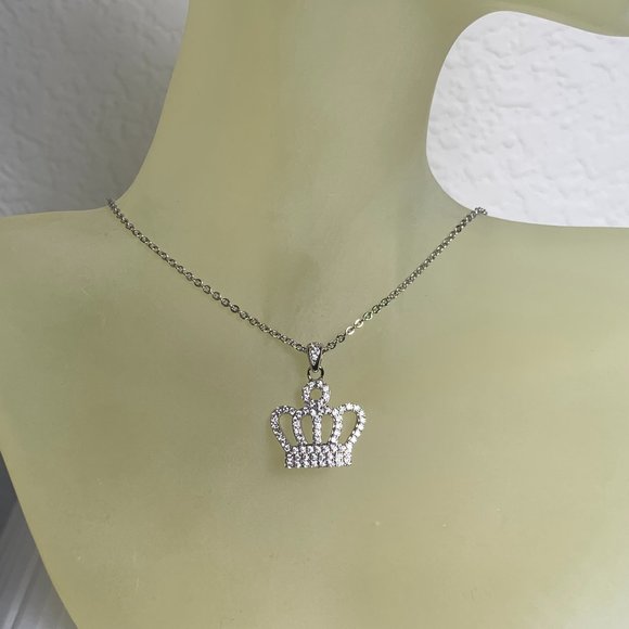 NWOT Silver Tone Pave CZ Crown Pendant + Chain - Picture 1 of 4